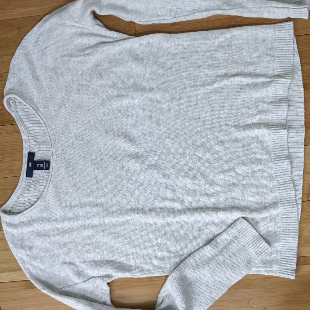 BOGO lightweight Gap sweater size S